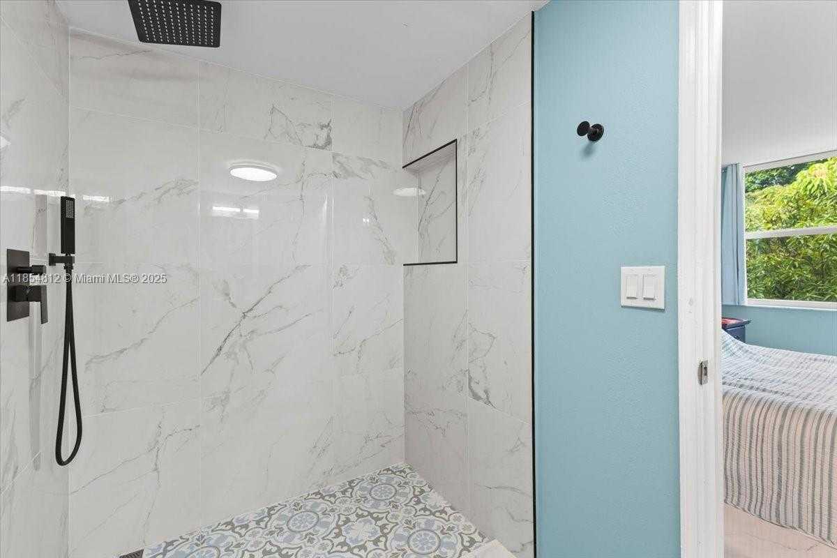 Small Image of 9450 LIVE OAK PL #109, Davie Number 48