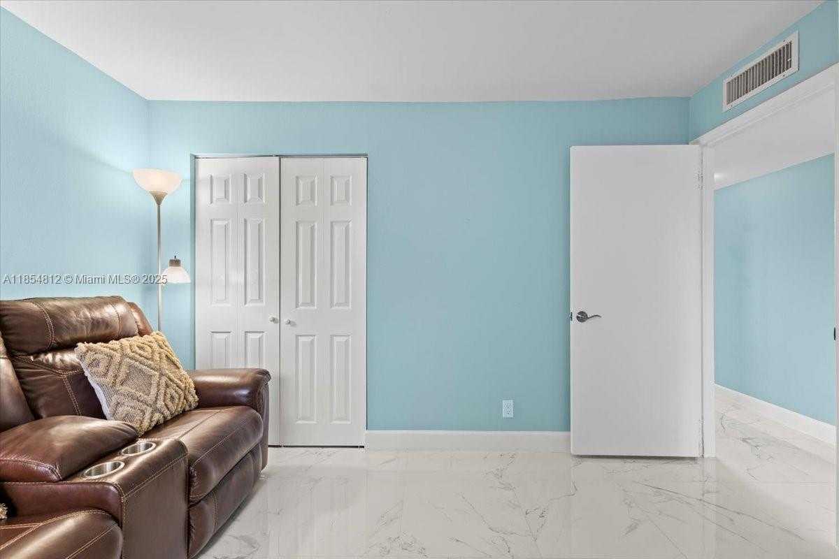 Small Image of 9450 LIVE OAK PL #109, Davie Number 52