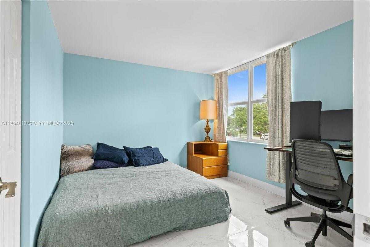 Small Image of 9450 LIVE OAK PL #109, Davie Number 55