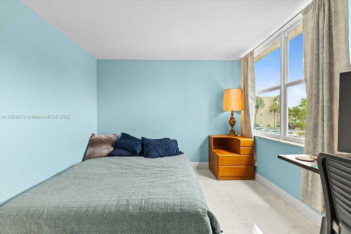 Small Image of 9450 LIVE OAK PL #109, Davie Number 56