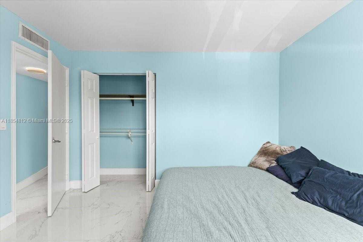 Small Image of 9450 LIVE OAK PL #109, Davie Number 58