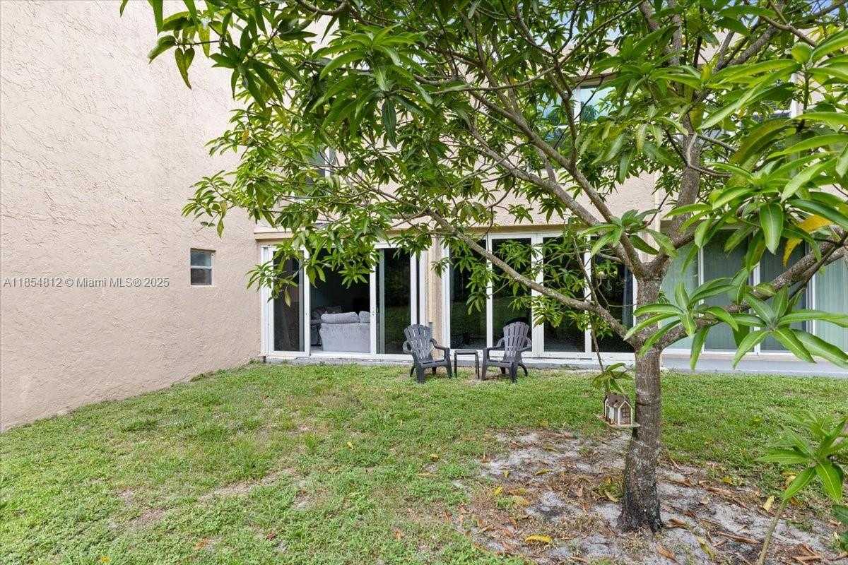 Small Image of 9450 LIVE OAK PL #109, Davie Number 63