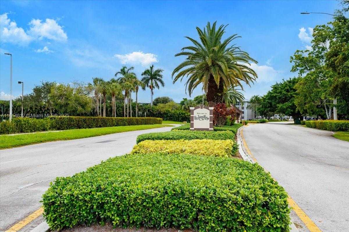 Small Image of 9450 LIVE OAK PL #109, Davie Number 74