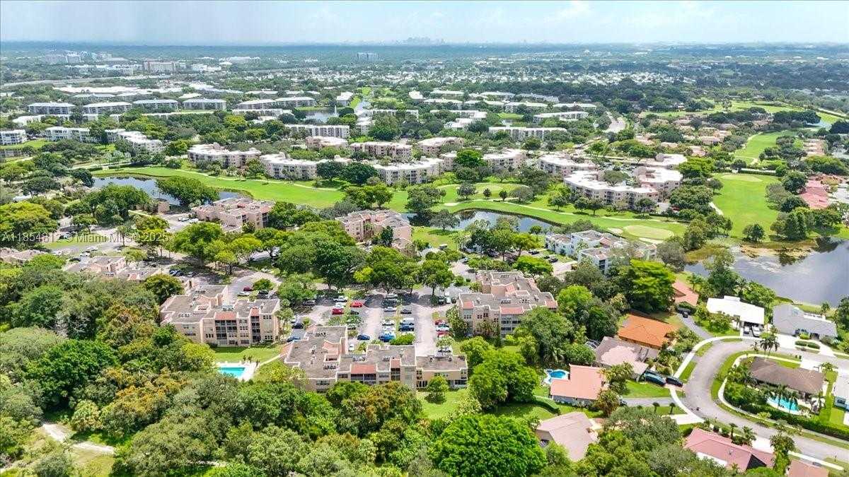 Small Image of 9450 LIVE OAK PL #109, Davie Number 79