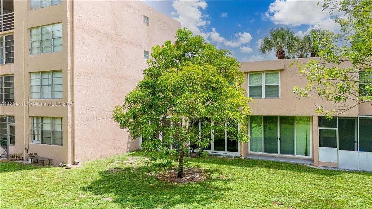 Small Image of 9450 LIVE OAK PL #109, Davie Number 81