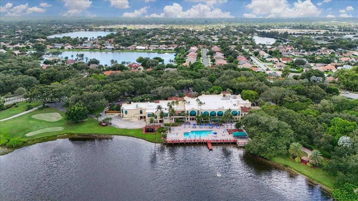 Small Image of 9450 LIVE OAK PL #109, Davie Number 83