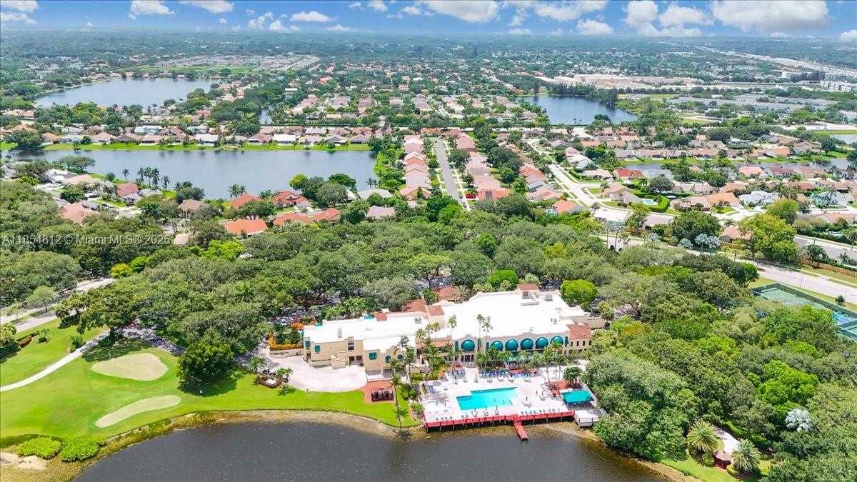 Small Image of 9450 LIVE OAK PL #109, Davie Number 84