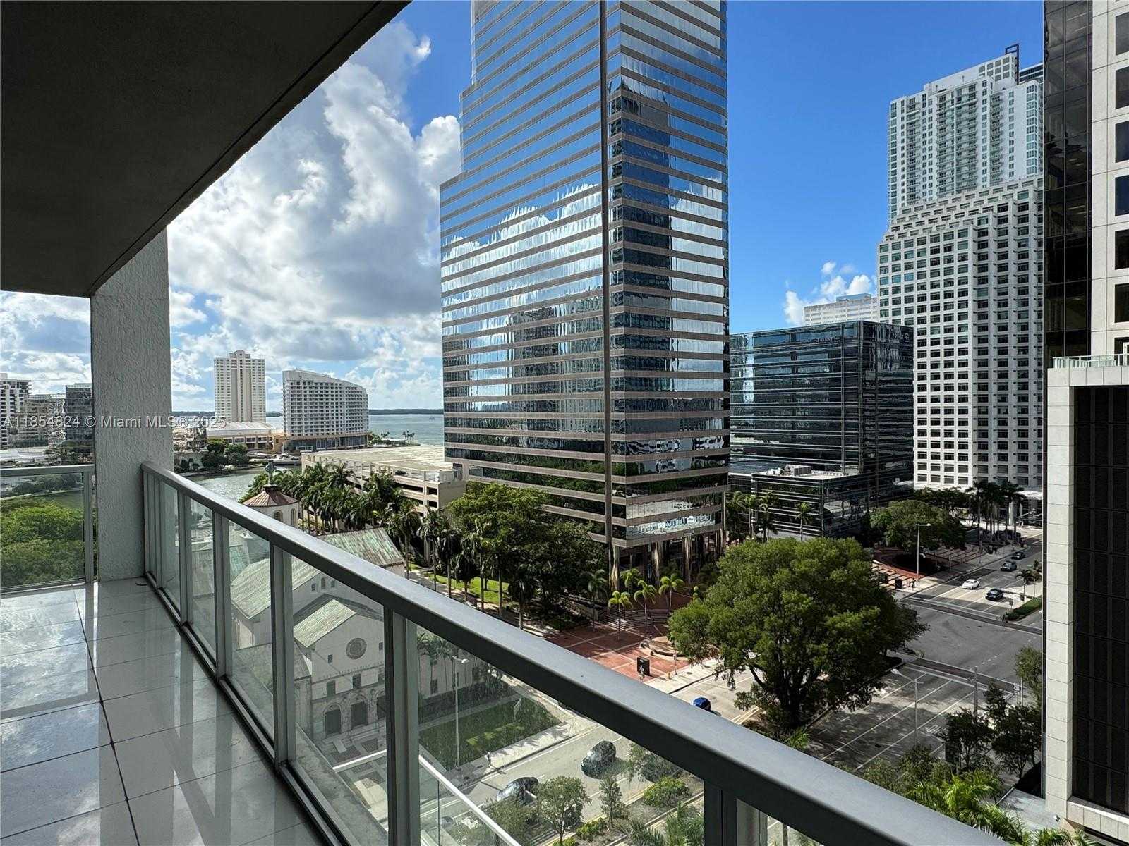 Small Image of 500 BRICKELL AVE #1204, Miami Number 18