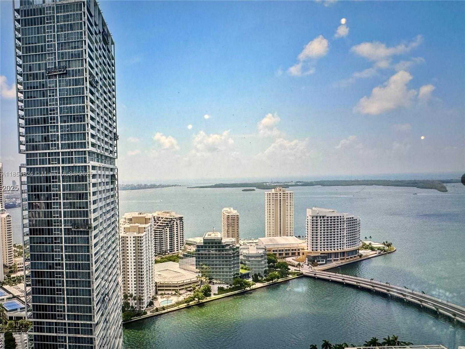 Small Image of 500 BRICKELL AVE #1204, Miami Number 2