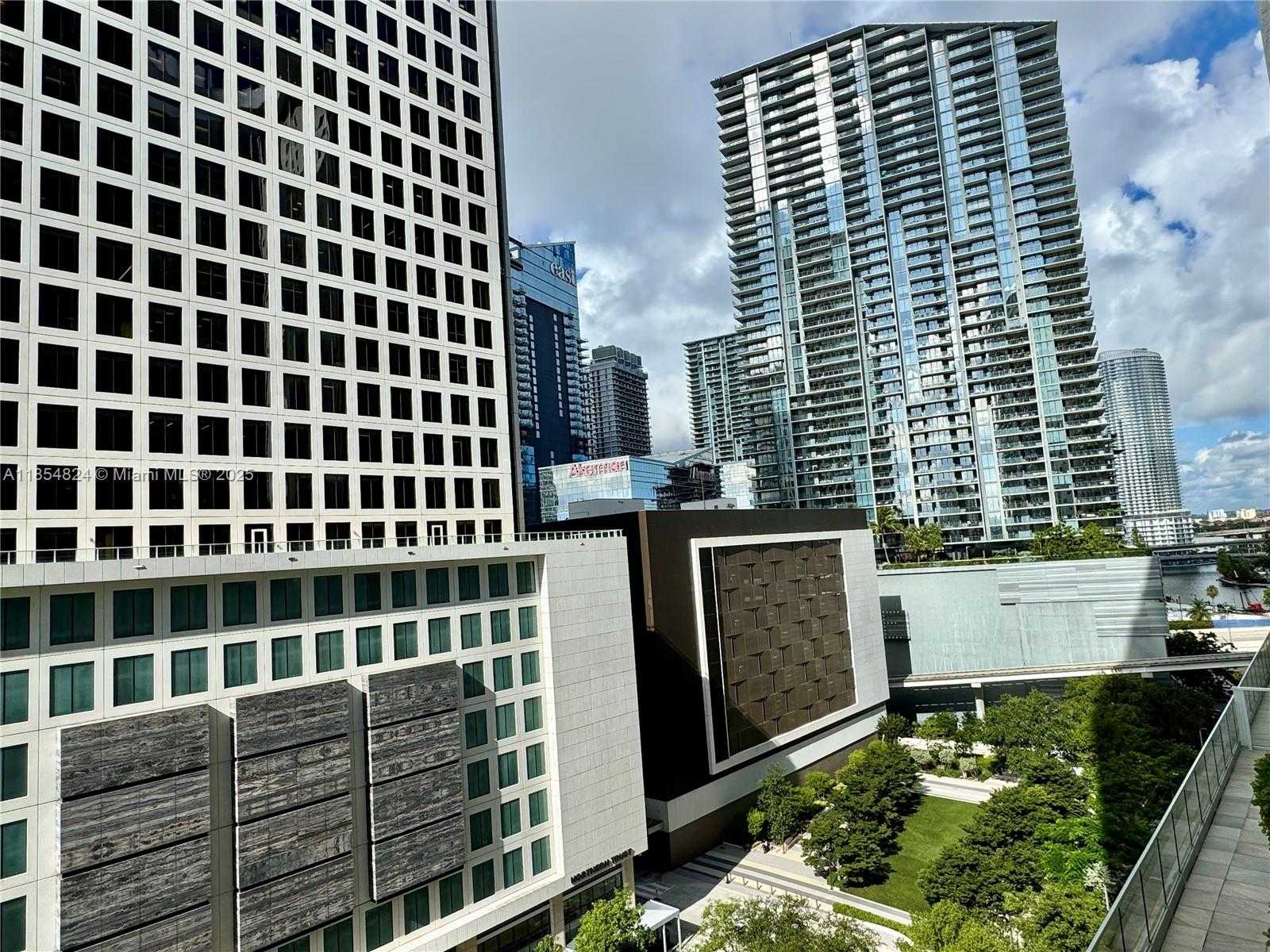 Small Image of 500 BRICKELL AVE #1204, Miami Number 20