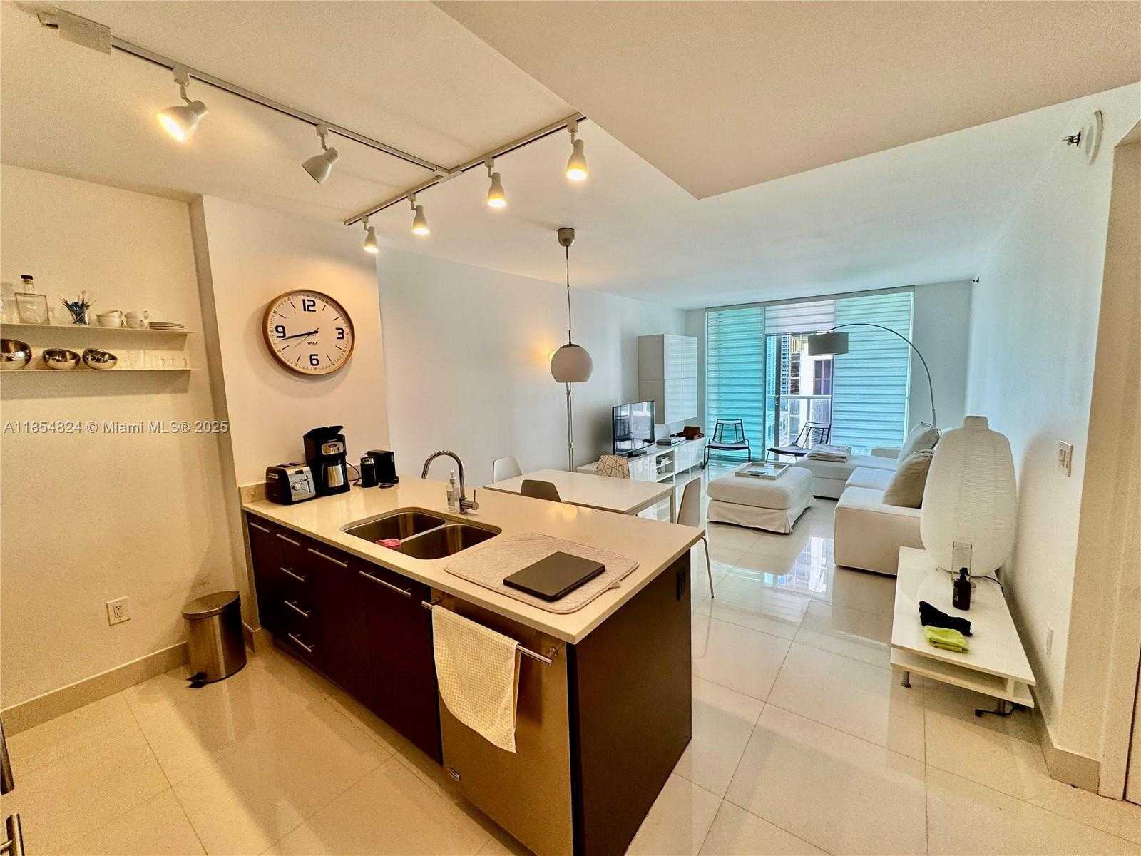 Small Image of 500 BRICKELL AVE #1204, Miami Number 21