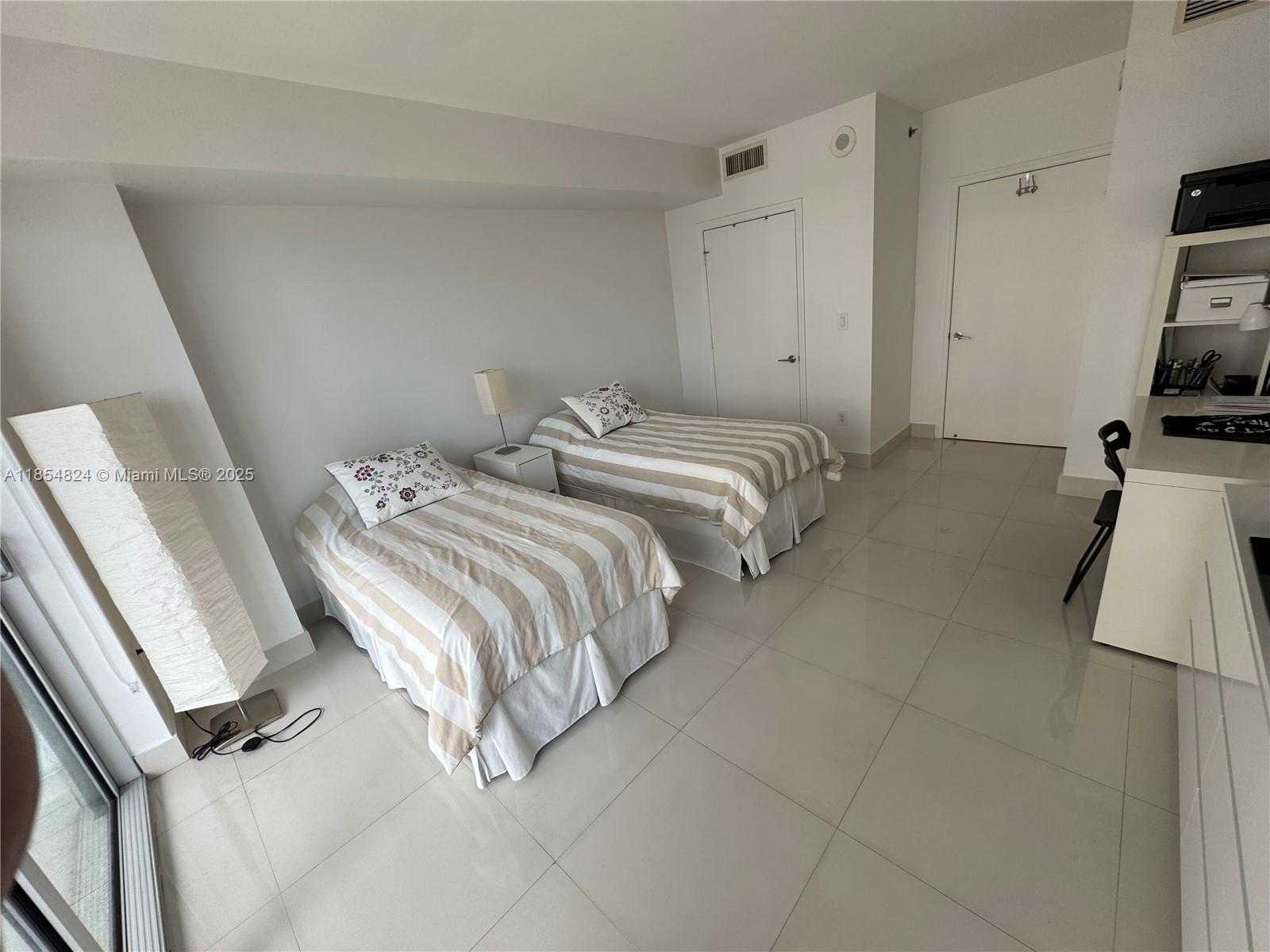 Small Image of 500 BRICKELL AVE #1204, Miami Number 23