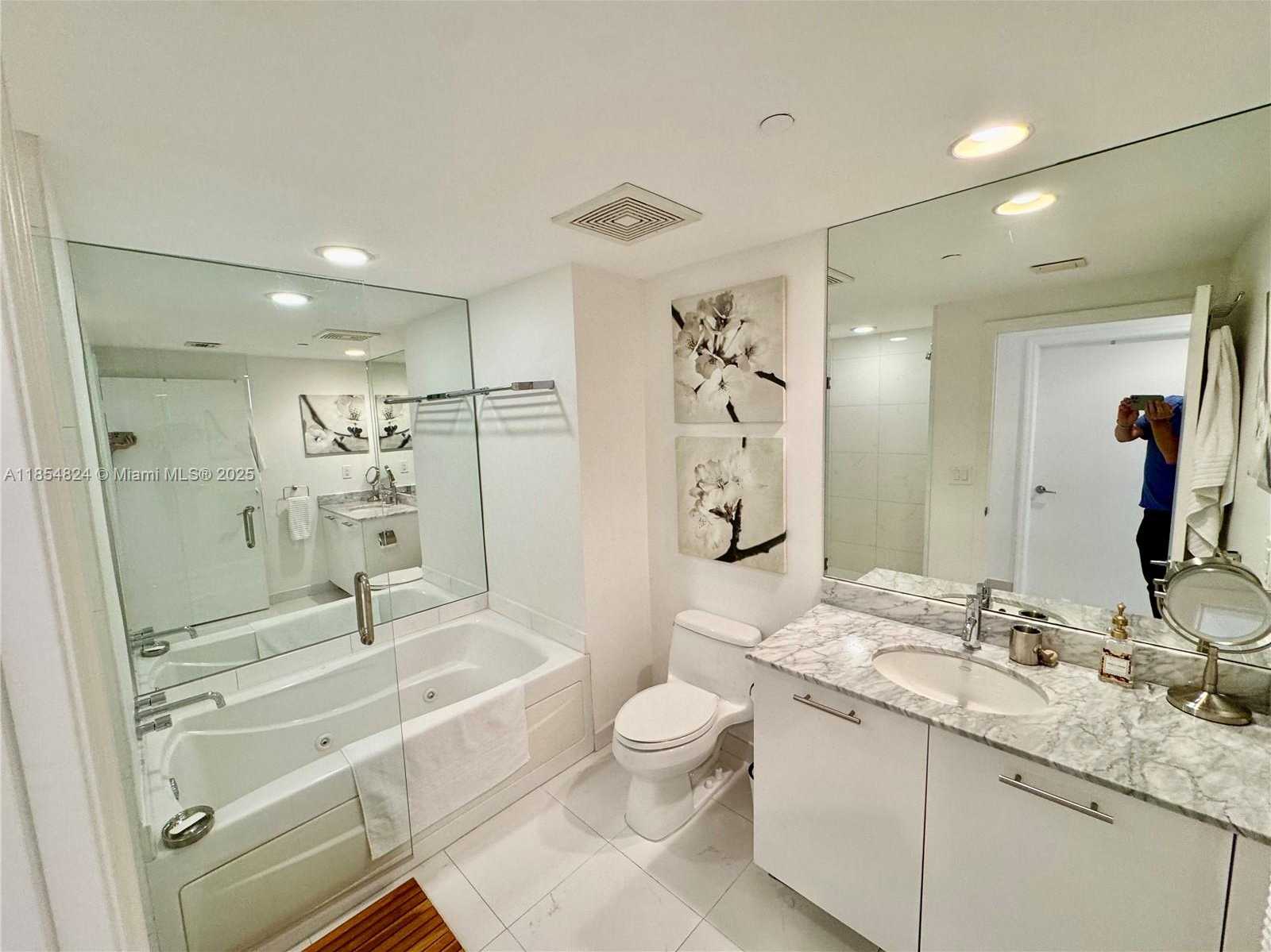 Small Image of 500 BRICKELL AVE #1204, Miami Number 5
