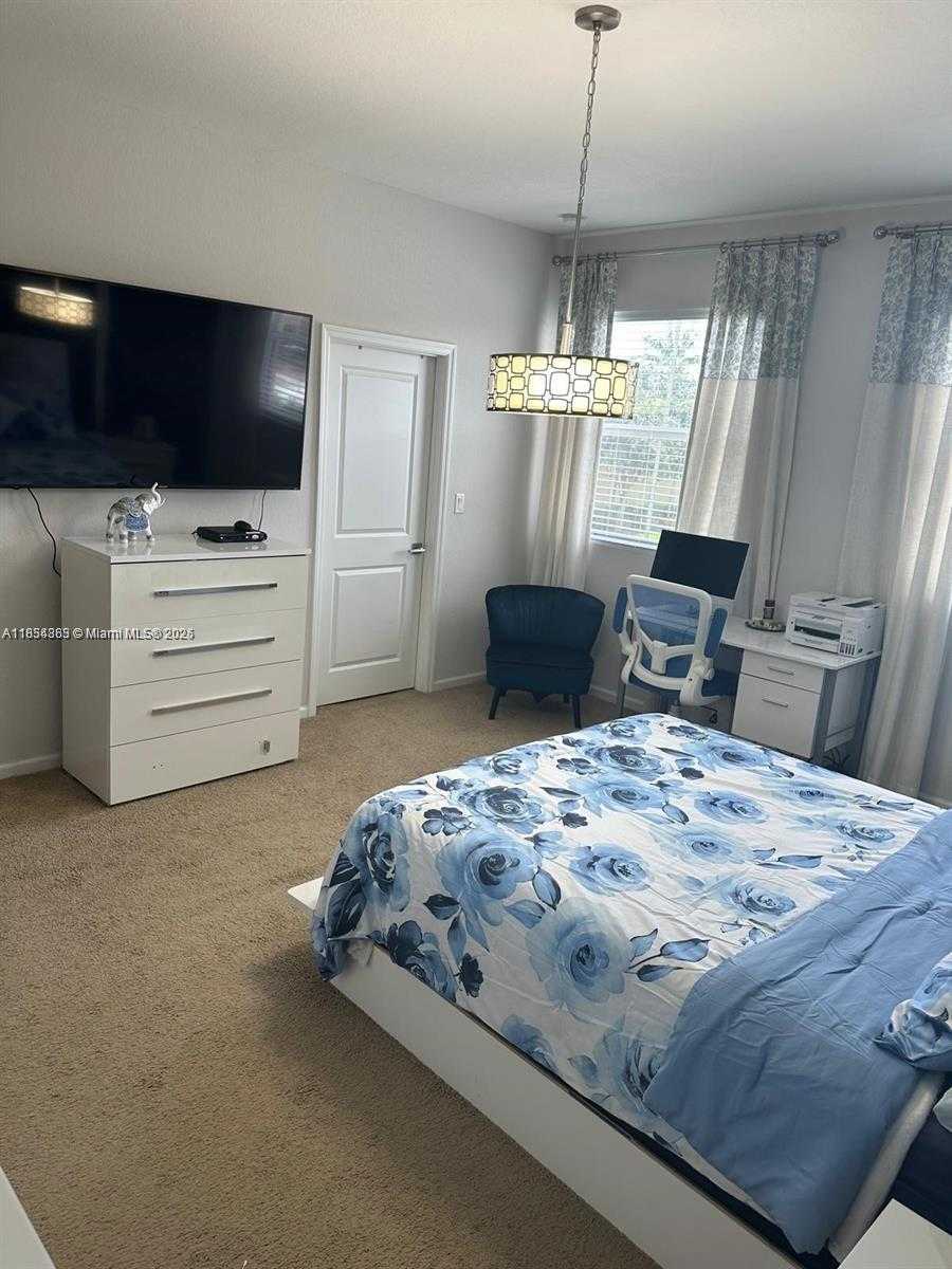 Small Image of 2450 SOUTH EAST 14TH CT #2450, Homestead Number 14