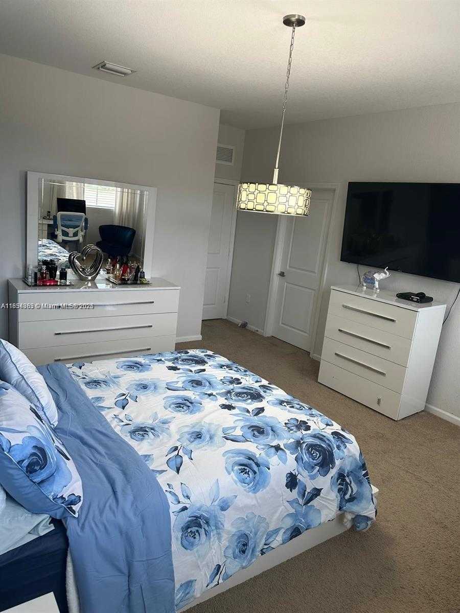 Small Image of 2450 SOUTH EAST 14TH CT #2450, Homestead Number 15