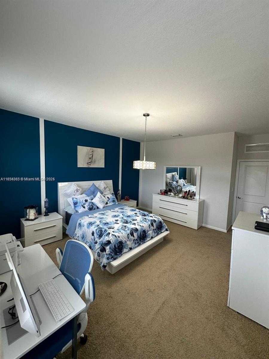 Small Image of 2450 SOUTH EAST 14TH CT #2450, Homestead Number 18