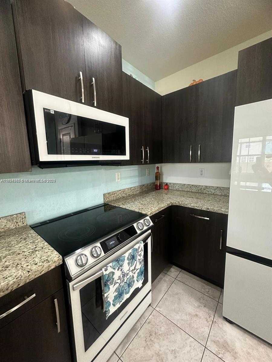 Small Image of 2450 SOUTH EAST 14TH CT #2450, Homestead Number 30