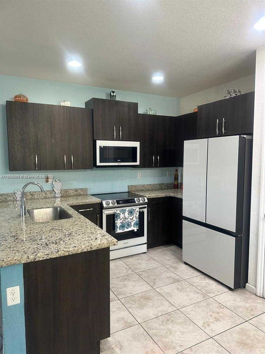 Small Image of 2450 SOUTH EAST 14TH CT #2450, Homestead Number 32