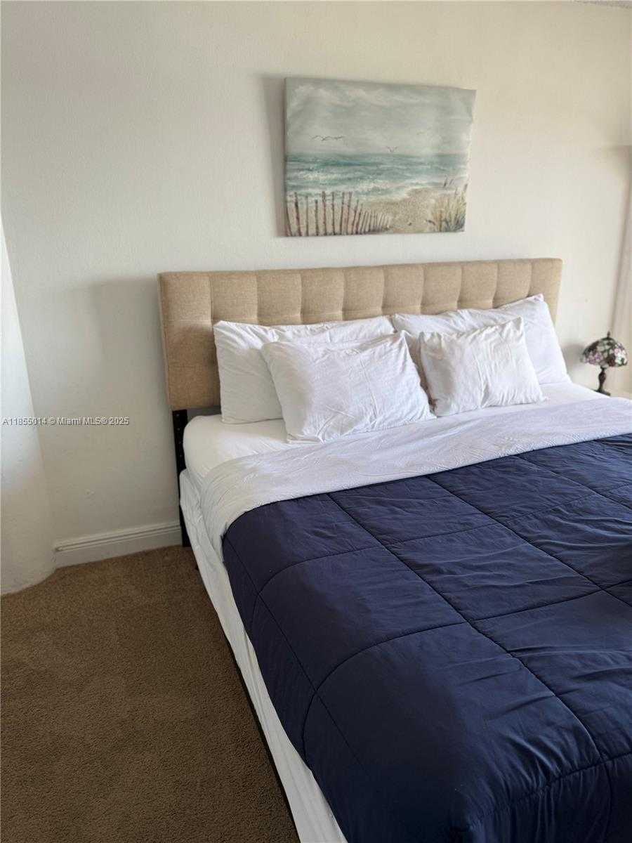 Small Image of 7904 WEST DR #806, North Bay Village Number 13