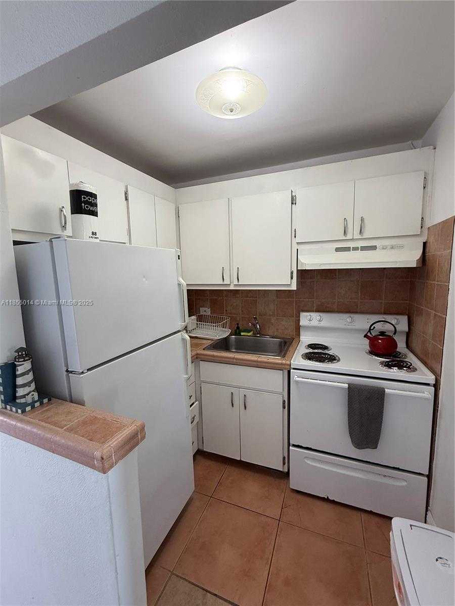 Small Image of 7904 WEST DR #806, North Bay Village Number 7