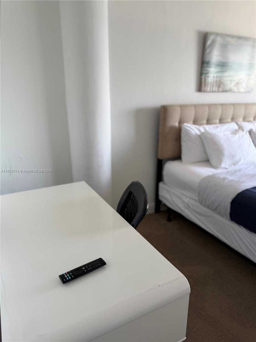 Small Image of 7904 WEST DR #806, North Bay Village Number 8