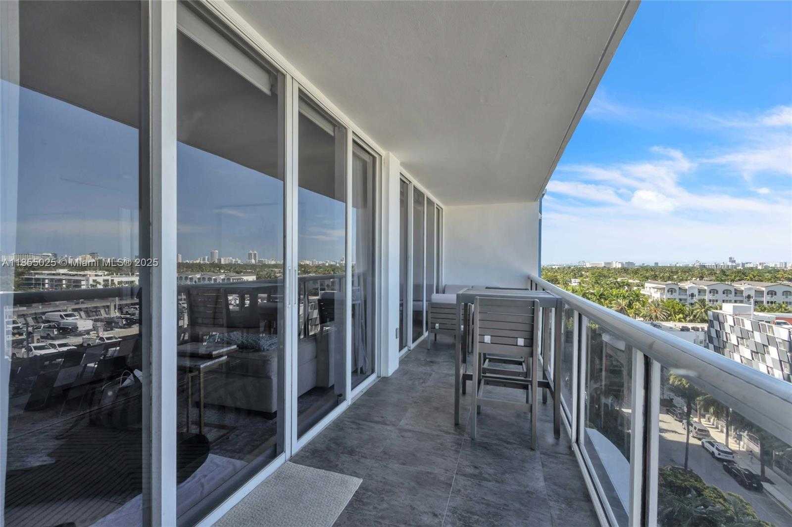Small Image of 1800 SUNSET HARBOUR DR #1003, Miami Beach Number 13