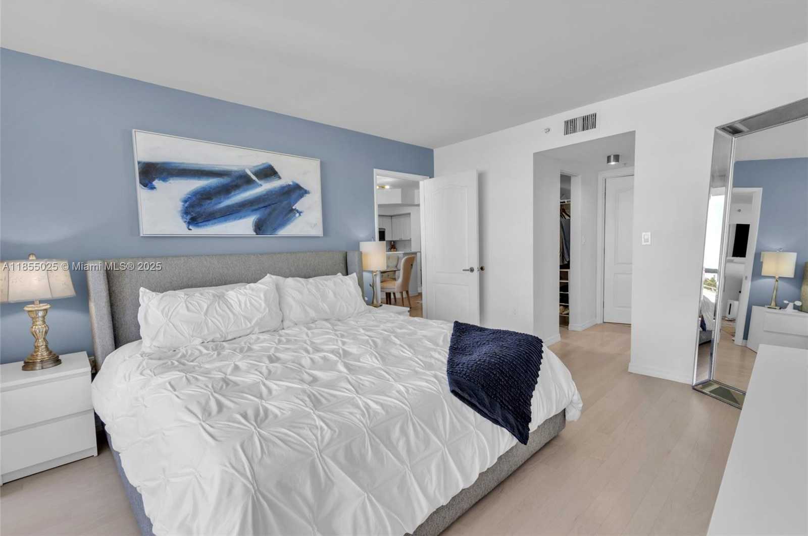 Small Image of 1800 SUNSET HARBOUR DR #1003, Miami Beach Number 16