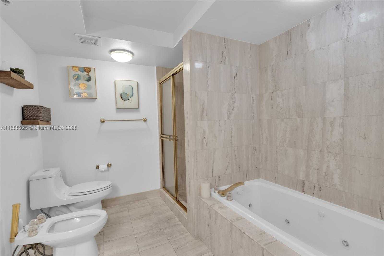 Small Image of 1800 SUNSET HARBOUR DR #1003, Miami Beach Number 17