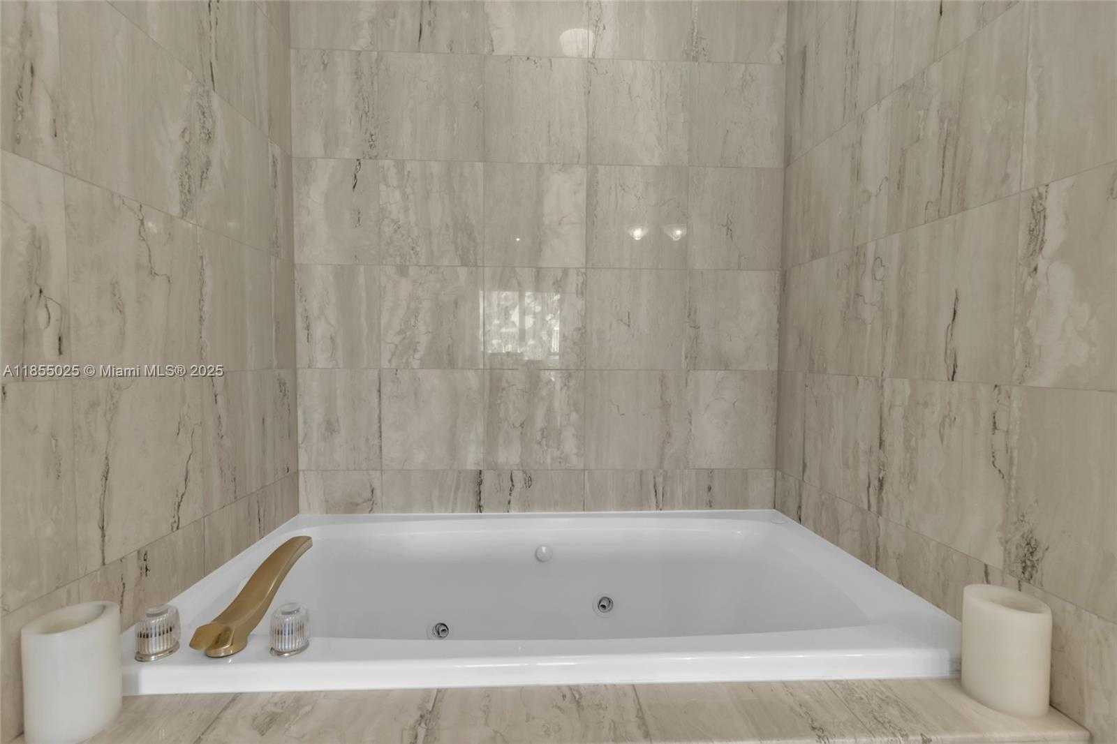 Small Image of 1800 SUNSET HARBOUR DR #1003, Miami Beach Number 20