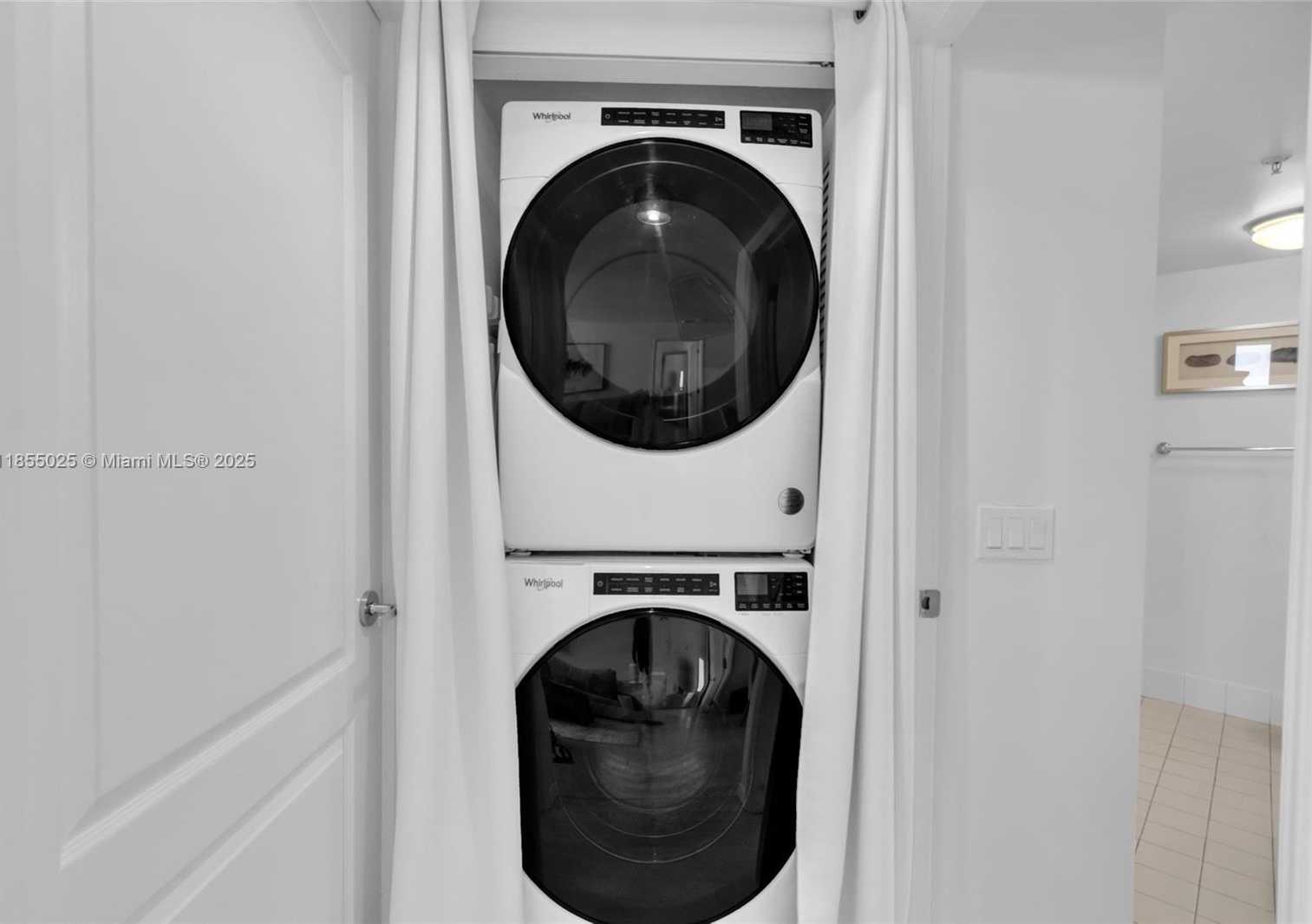 Small Image of 1800 SUNSET HARBOUR DR #1003, Miami Beach Number 26