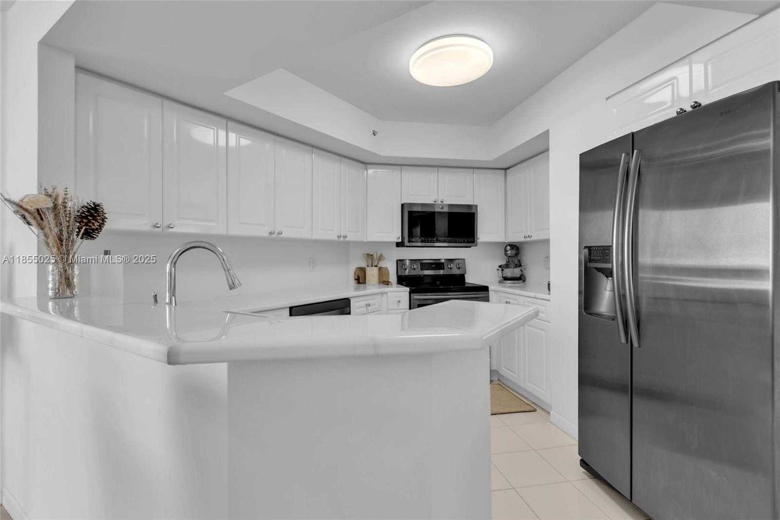 Small Image of 1800 SUNSET HARBOUR DR #1003, Miami Beach Number 8
