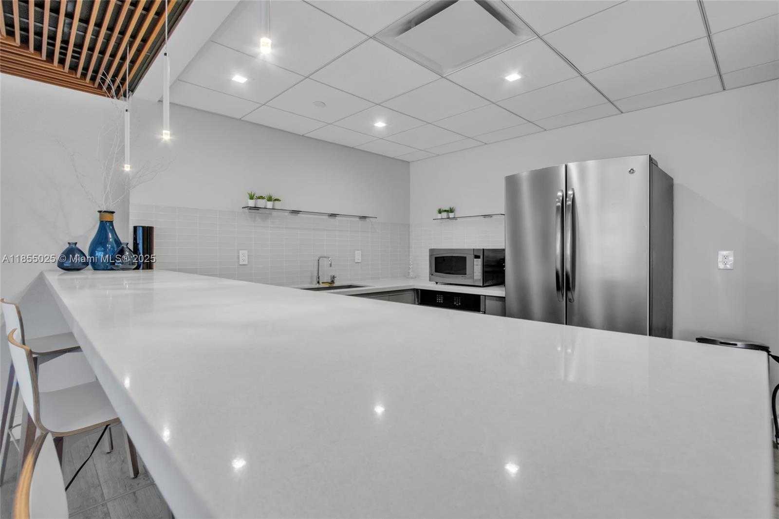 Small Image of 1800 SUNSET HARBOUR DR #1003, Miami Beach Number 9