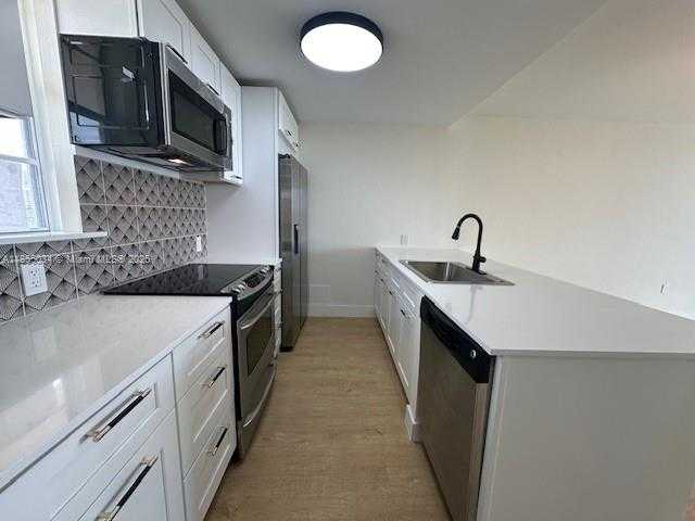 Small Image of 2930 POINT EAST DR #E610, Aventura Number 12