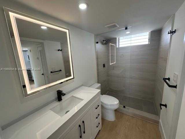 Small Image of 2930 POINT EAST DR #E610, Aventura Number 9