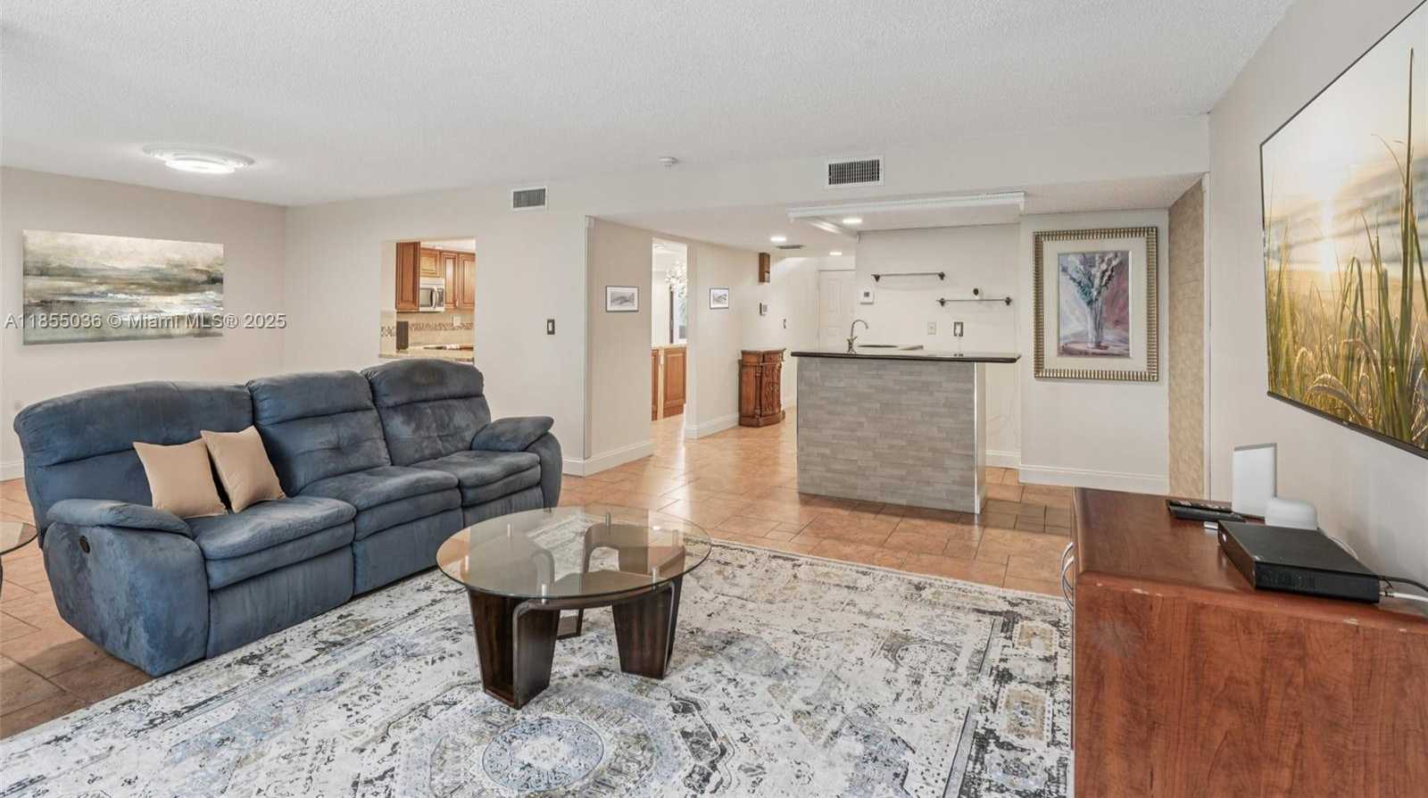 Small Image of 121 SOUTH WEST 96TH TER #205, Plantation Number 2