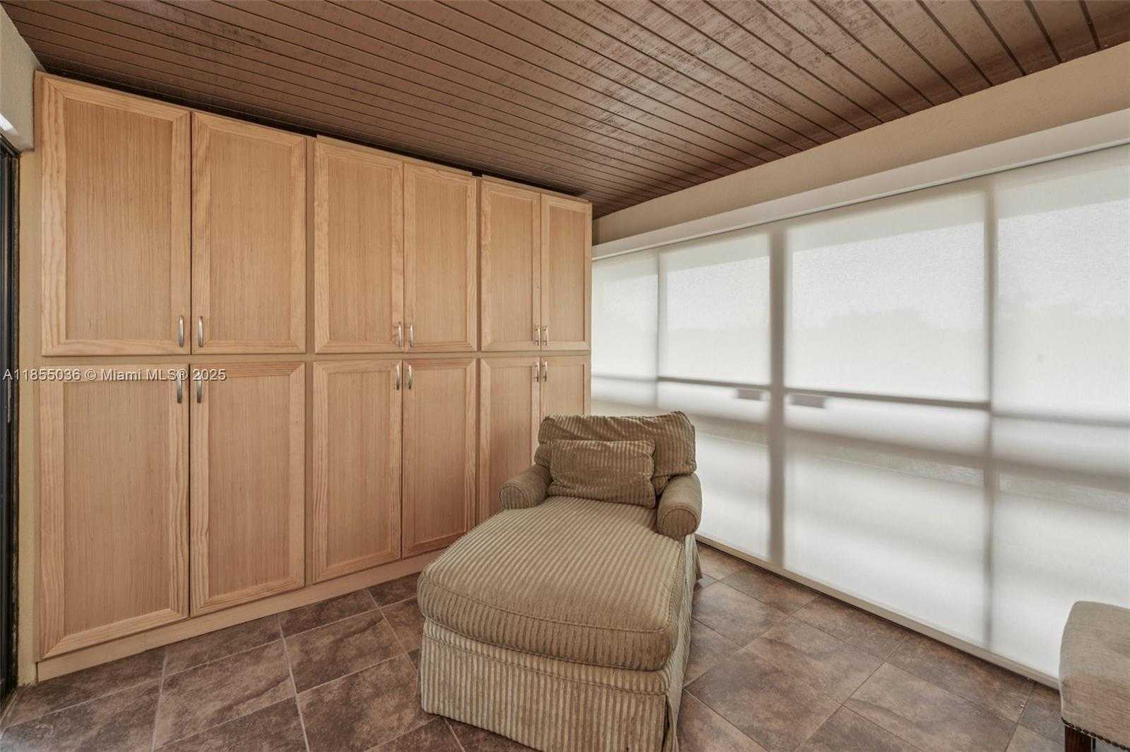 Small Image of 121 SOUTH WEST 96TH TER #205, Plantation Number 29