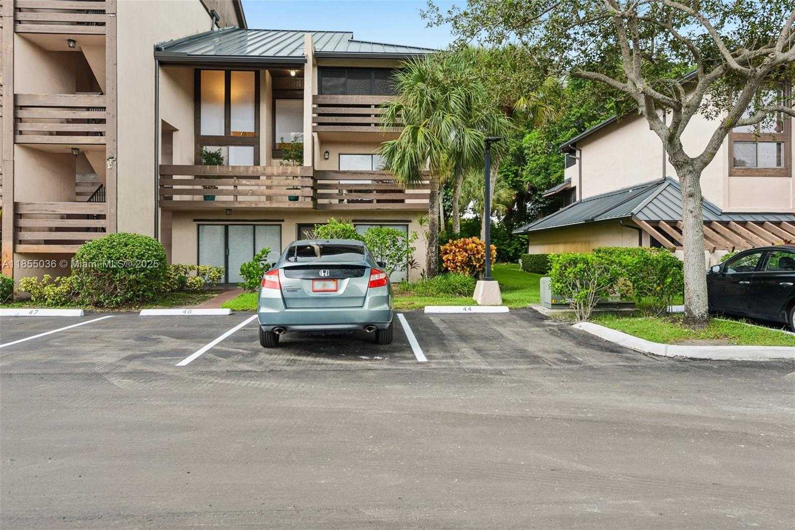 Small Image of 121 SOUTH WEST 96TH TER #205, Plantation Number 34