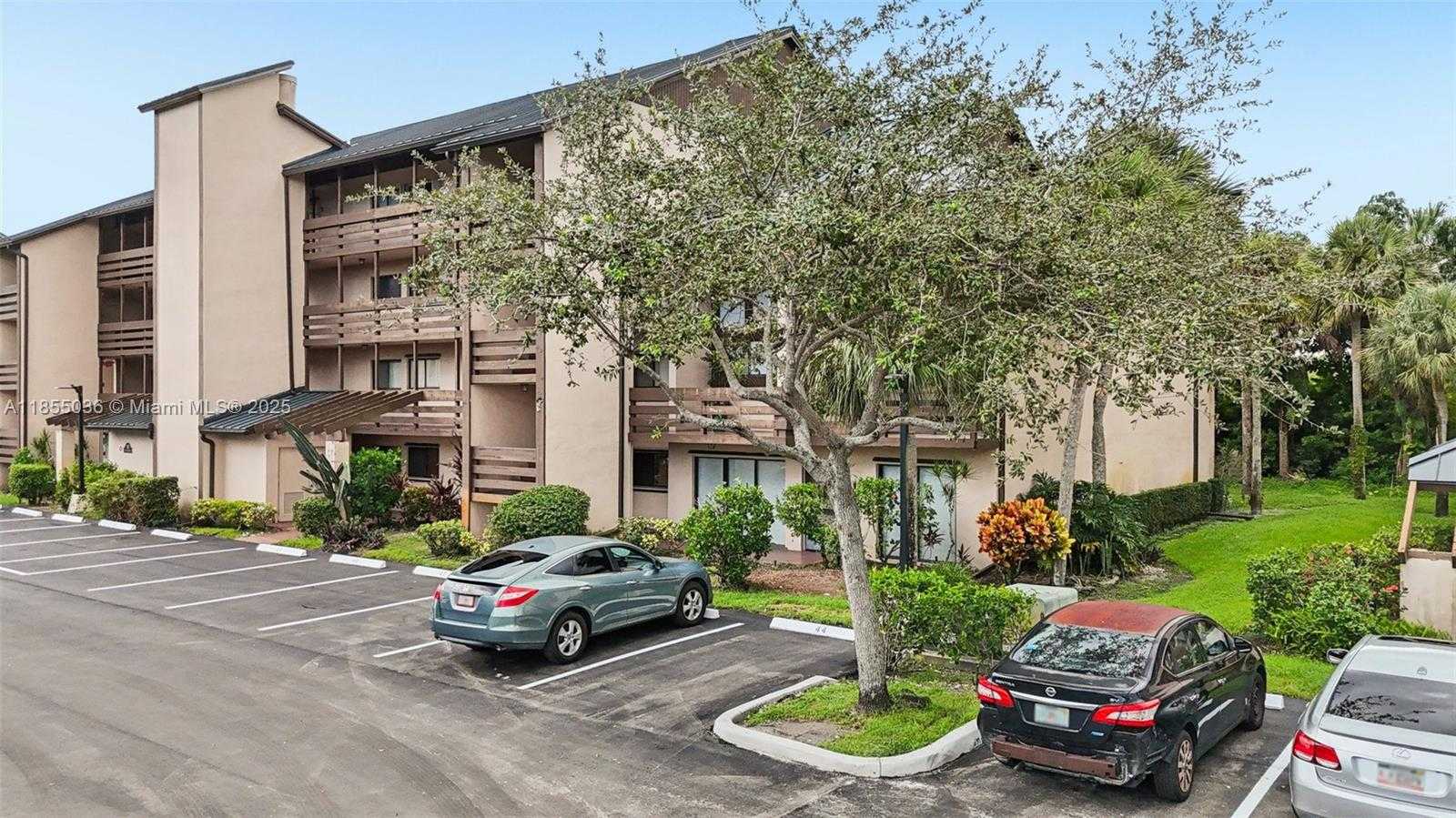 Small Image of 121 SOUTH WEST 96TH TER #205, Plantation Number 36