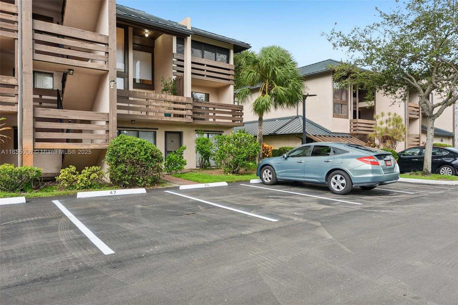 Small Image of 121 SOUTH WEST 96TH TER #205, Plantation Number 37