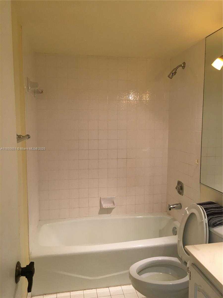 Small Image of 3940 INVERRARY BLVD #701A, Lauderhill Number 26