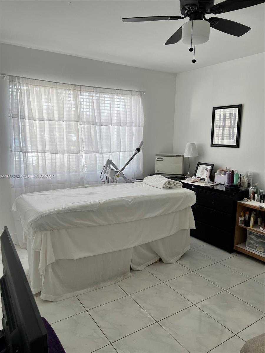 Small Image of 408 LAKEVIEW DR #102, Weston Number 12