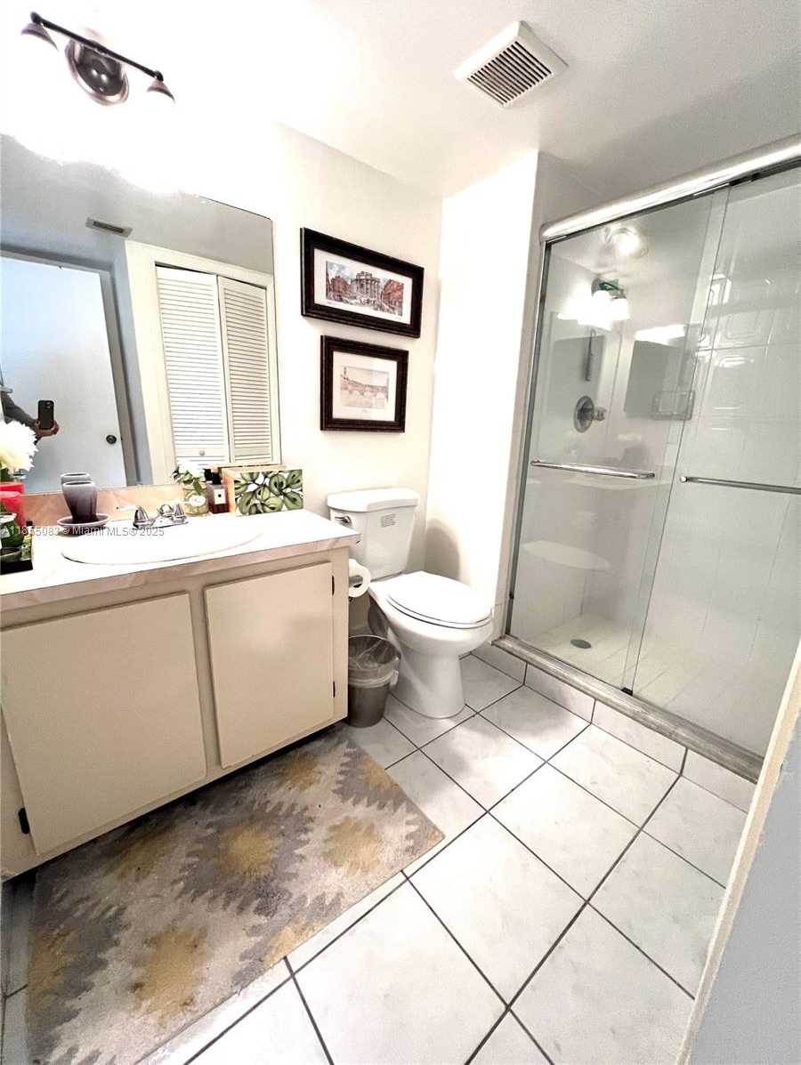 Small Image of 408 LAKEVIEW DR #102, Weston Number 14