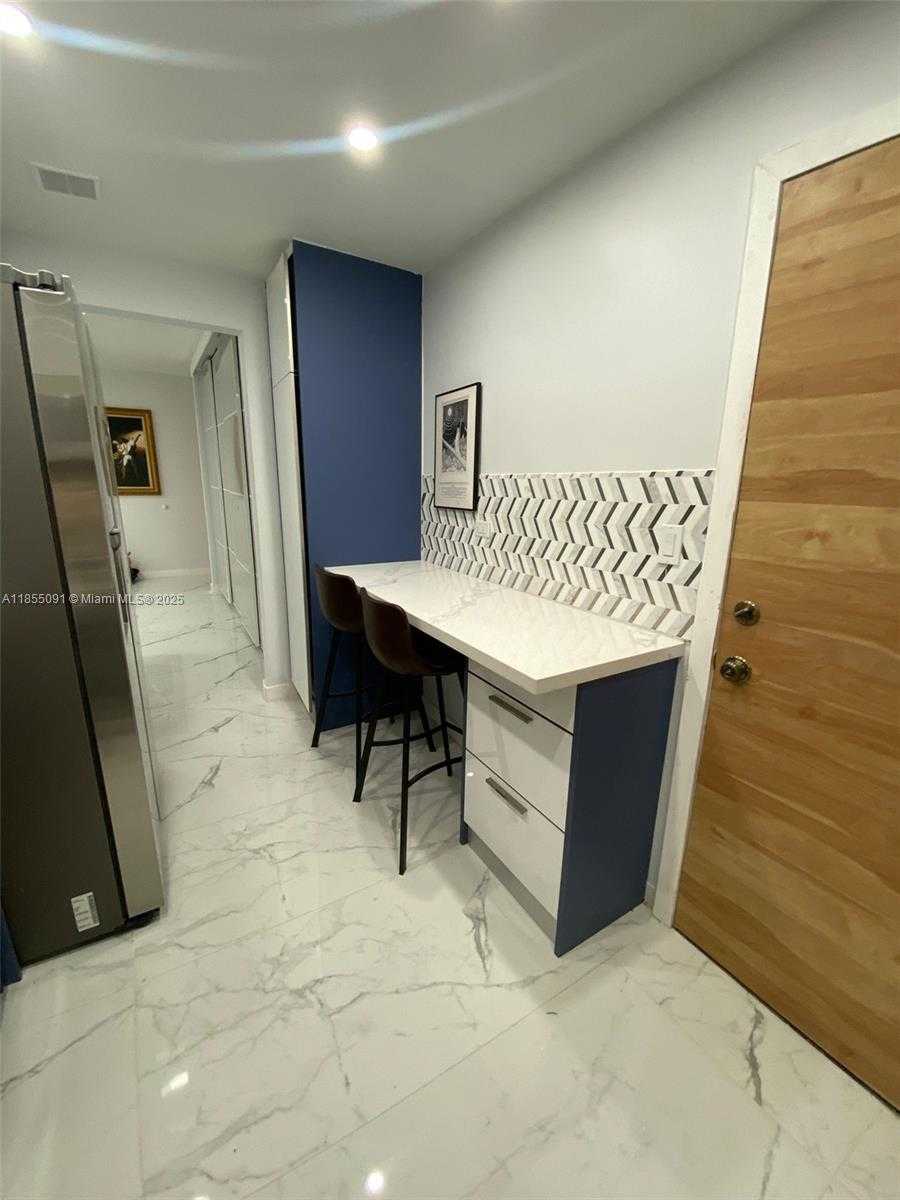 Small Image of Miami Beach Number 10