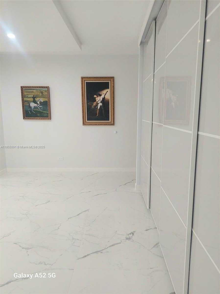 Small Image of Miami Beach Number 11