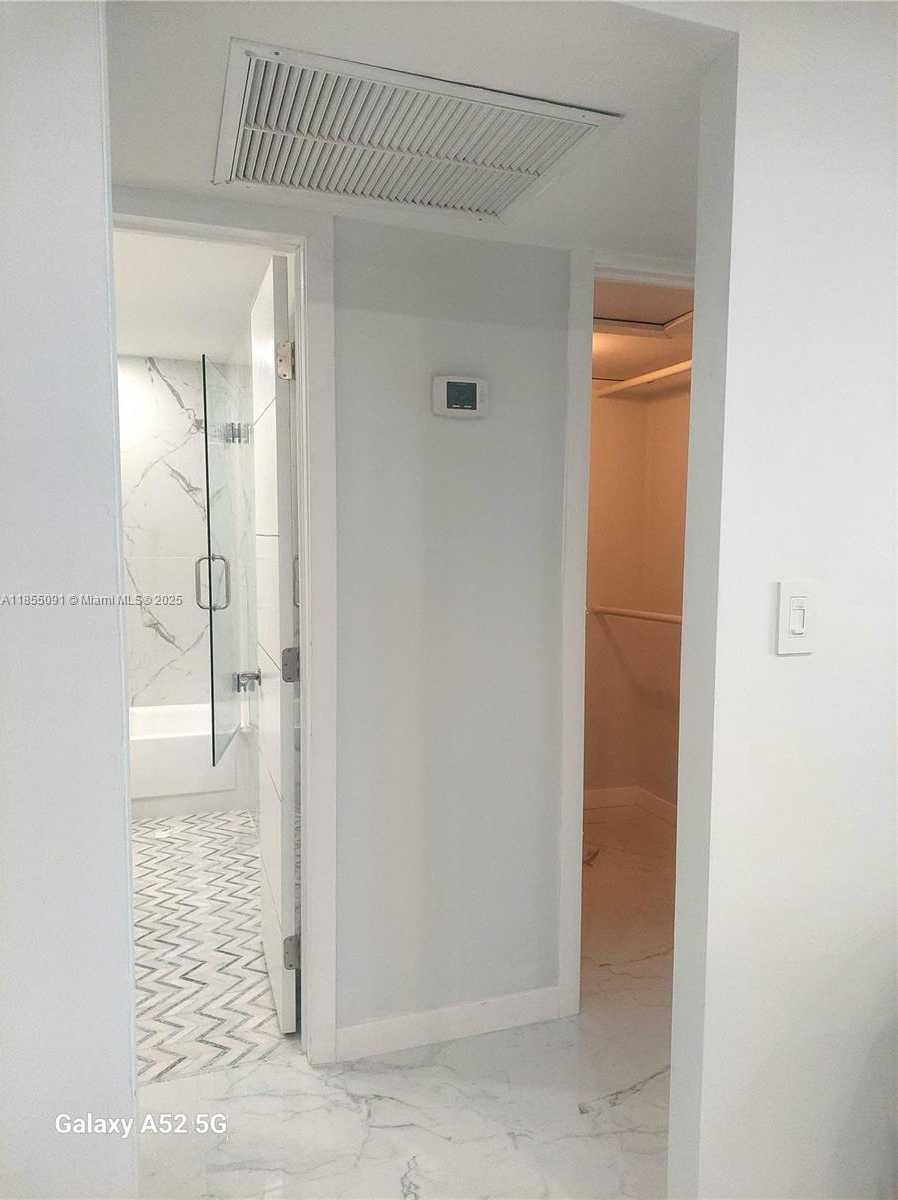 Small Image of Miami Beach Number 15