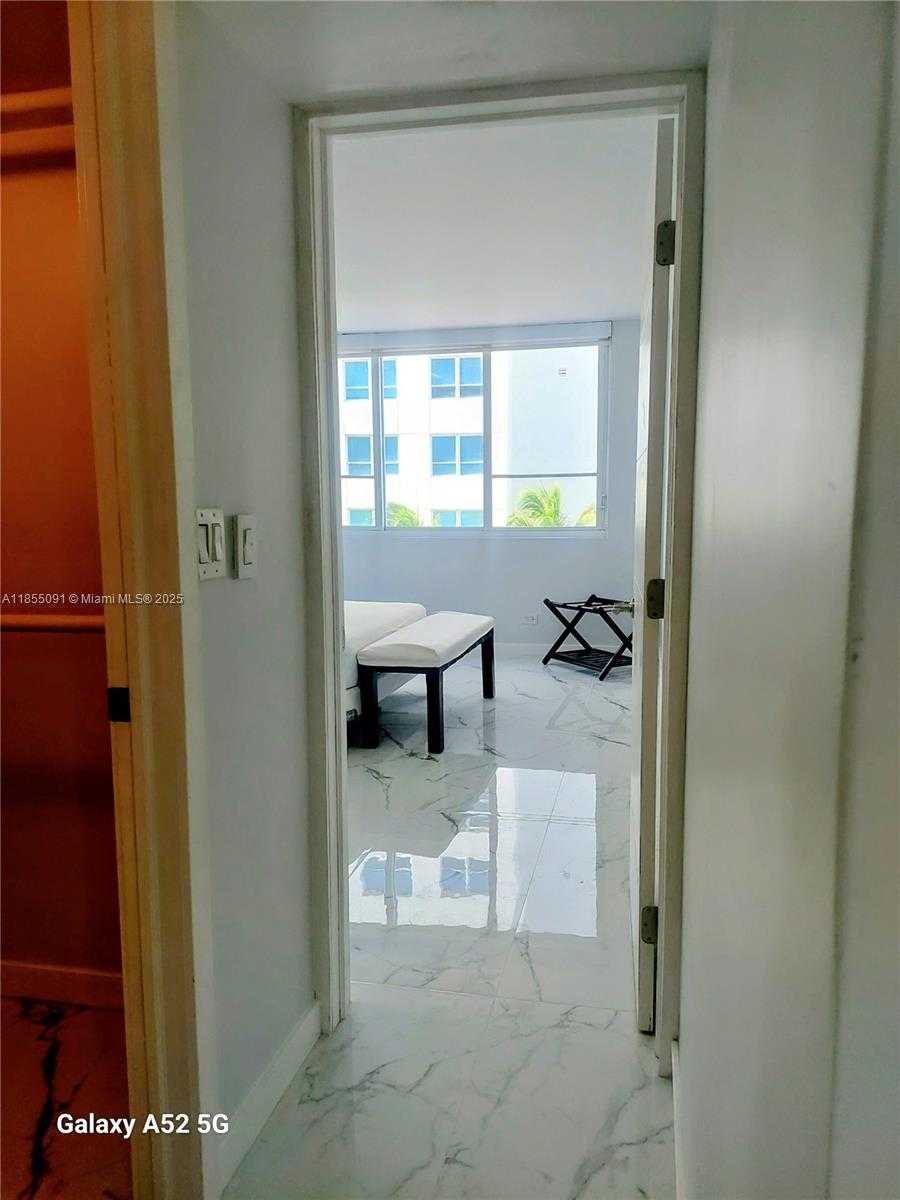 Small Image of Miami Beach Number 18