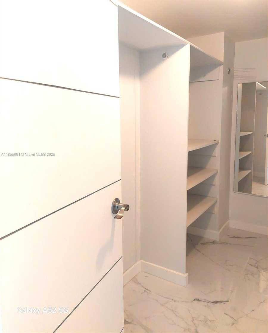 Small Image of Miami Beach Number 19