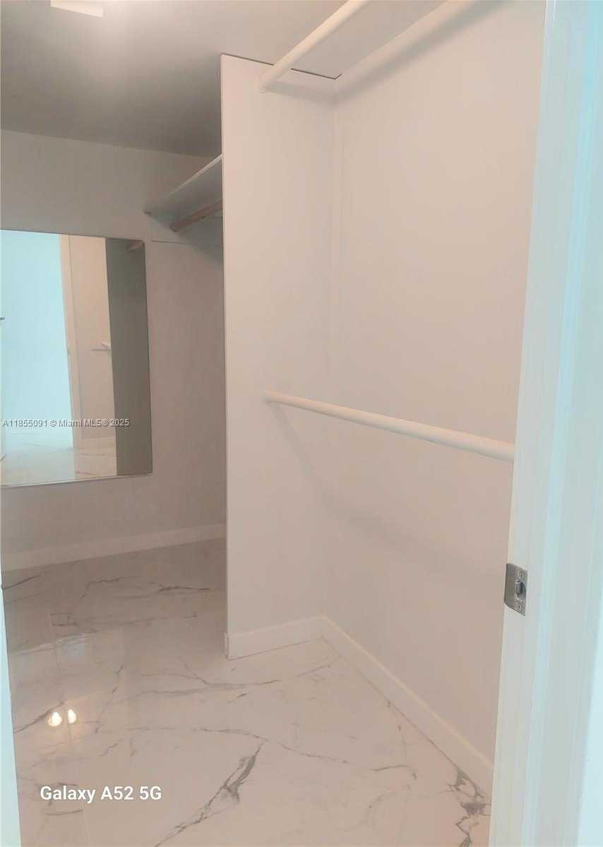 Small Image of Miami Beach Number 20