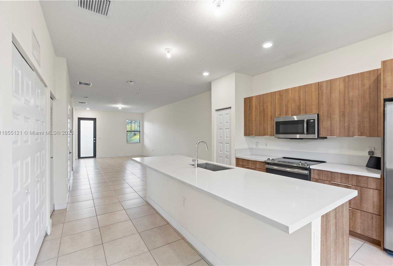 Small Image of 7831 NORTH WEST 104TH AVE #22, Doral Number 13