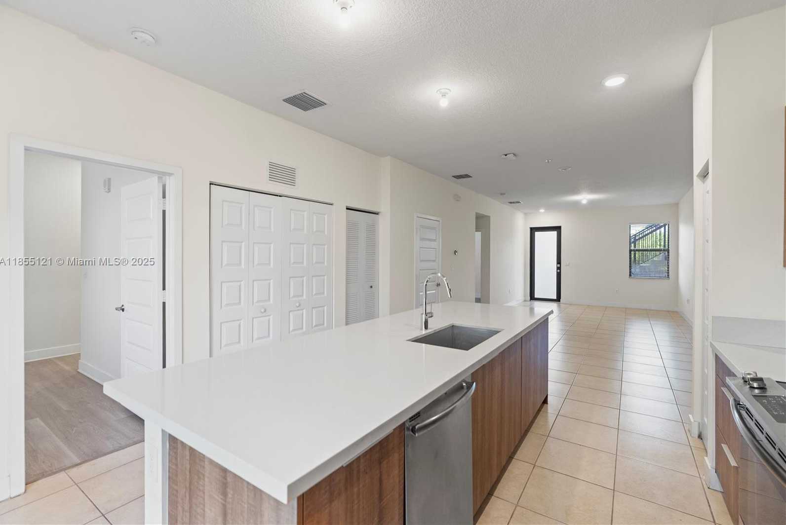 Small Image of 7831 NORTH WEST 104TH AVE #22, Doral Number 14